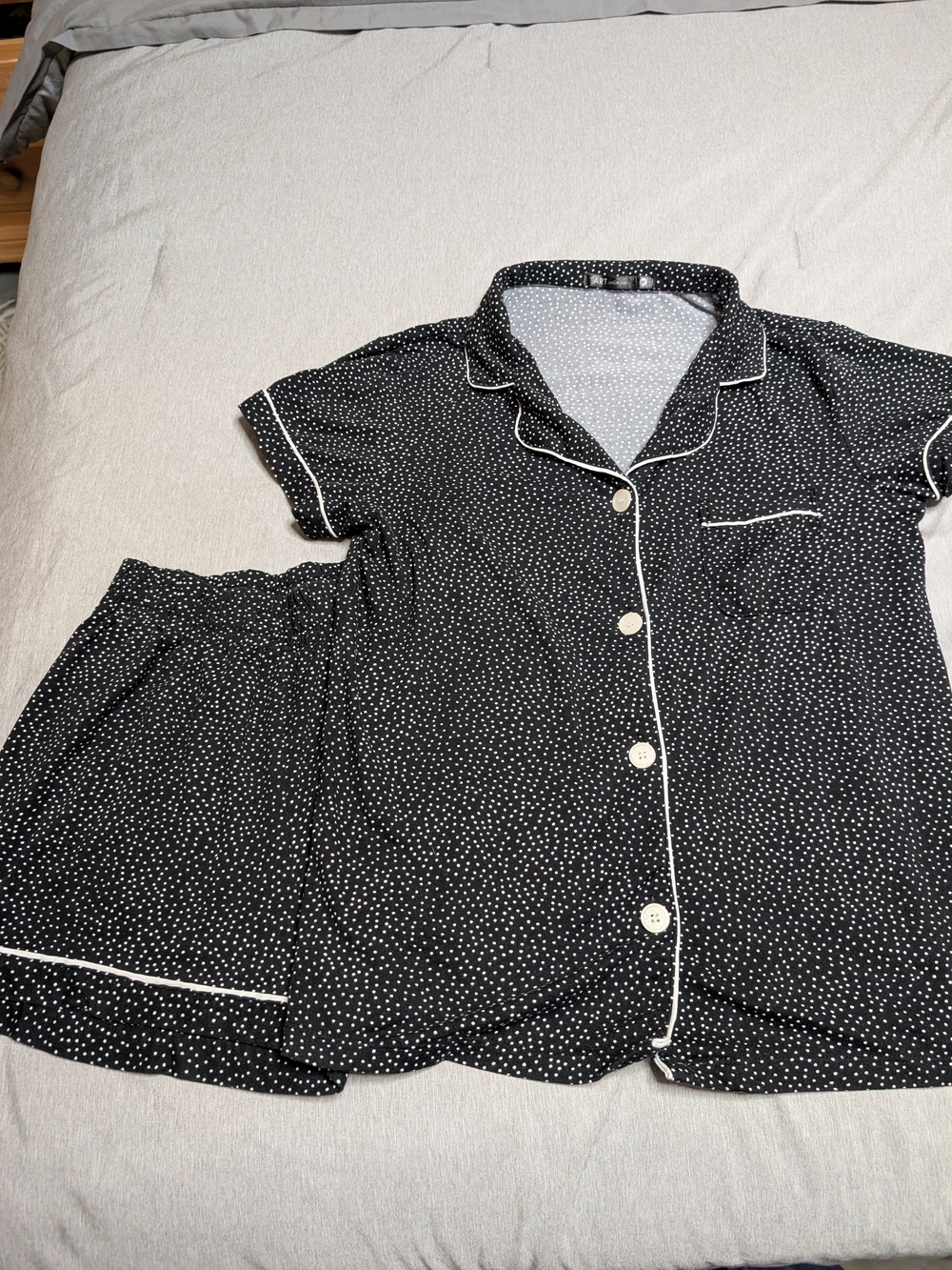 Tart Black Polka Dot Short Sleeve Pajama Set with White Piping Size Small